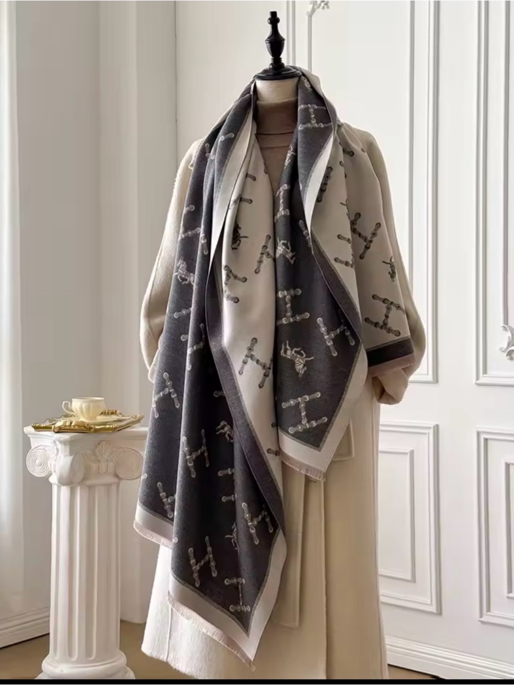 Reversible Gray and Cream Patterned Luxury Scarf